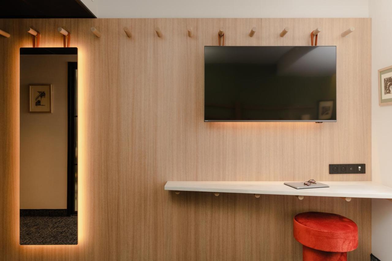 Hotel Parc Du Landreau เลแซร์บิเย ภายนอก รูปภาพ