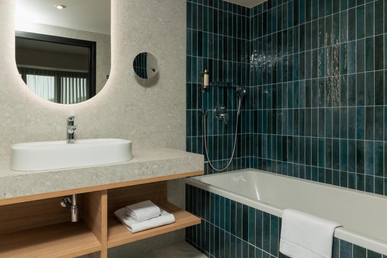 Hotel Parc Du Landreau เลแซร์บิเย ภายนอก รูปภาพ