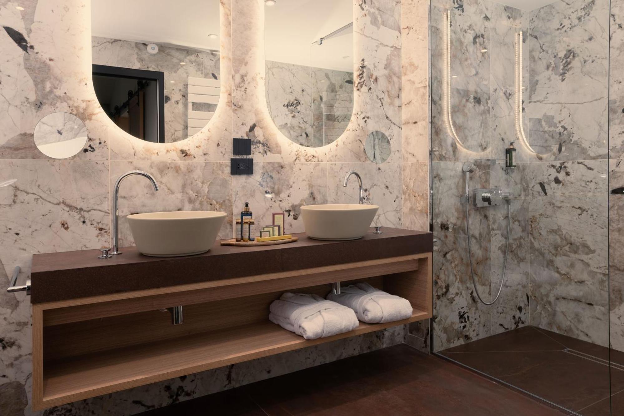 Hotel Parc Du Landreau เลแซร์บิเย ภายนอก รูปภาพ