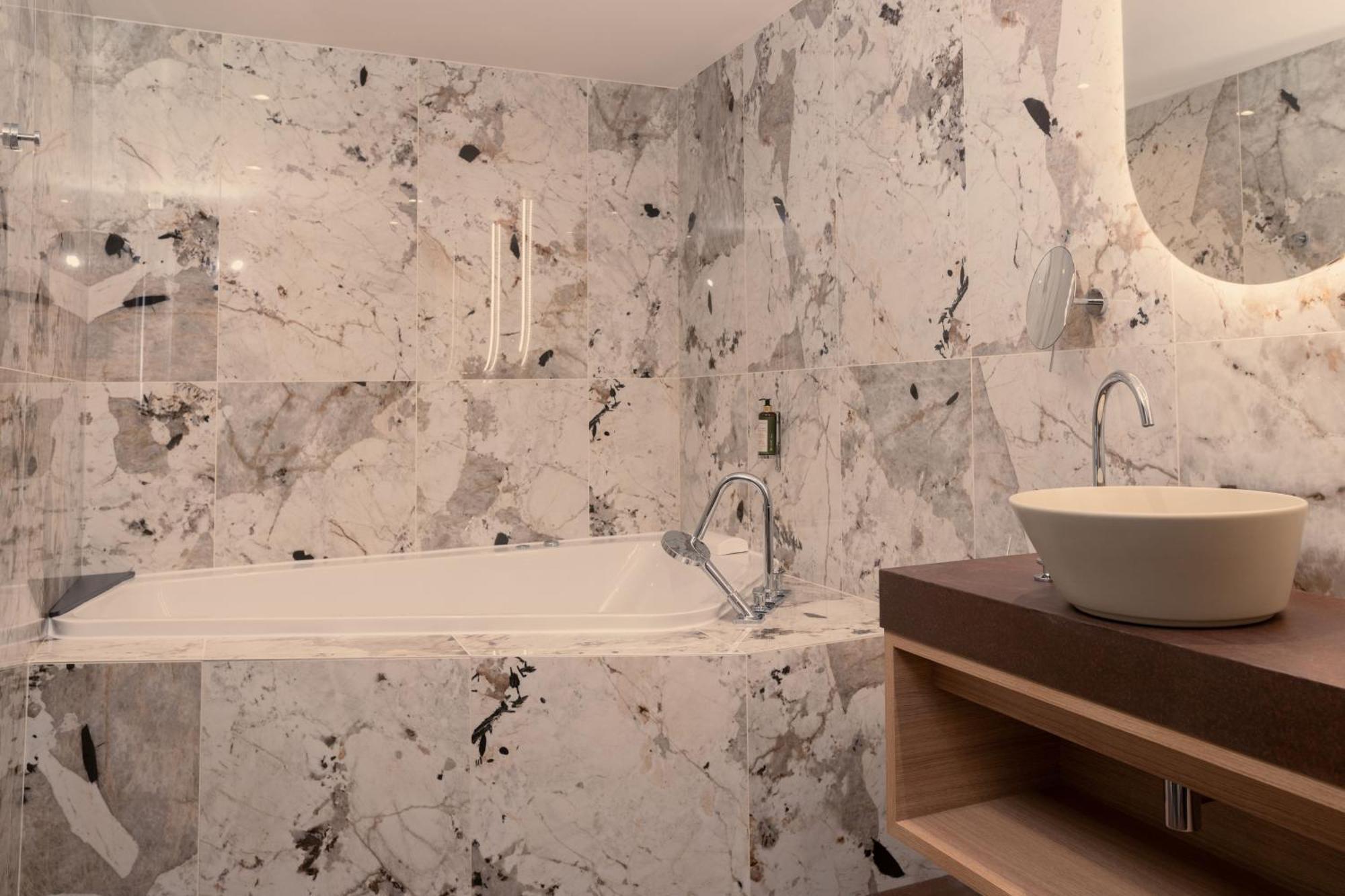 Hotel Parc Du Landreau เลแซร์บิเย ภายนอก รูปภาพ